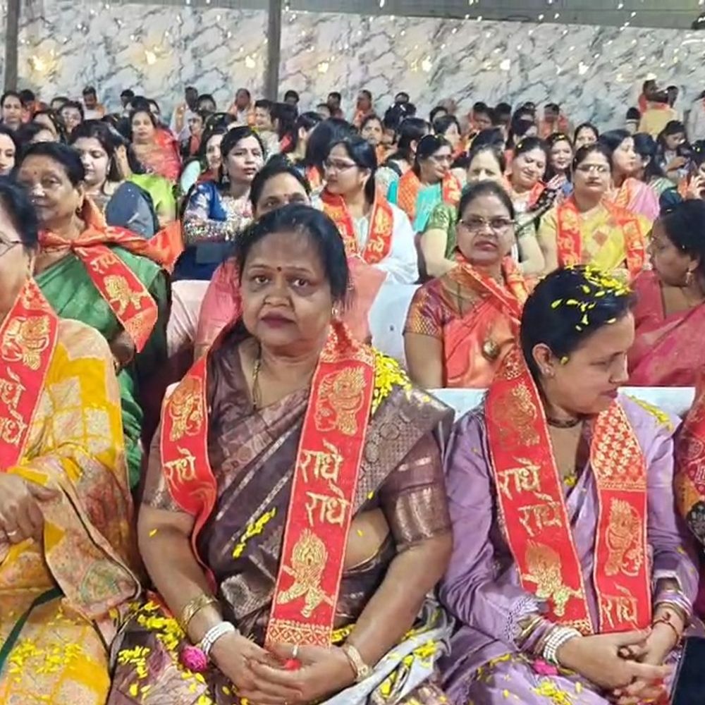 महिला दिवस पर अग्रसेन मंडल का होली मिलन:एक-दूसरे को रंग-गुलाल लगाया, महिलाओं-वरिष्ठ नागरिकों को सम्मानित किया