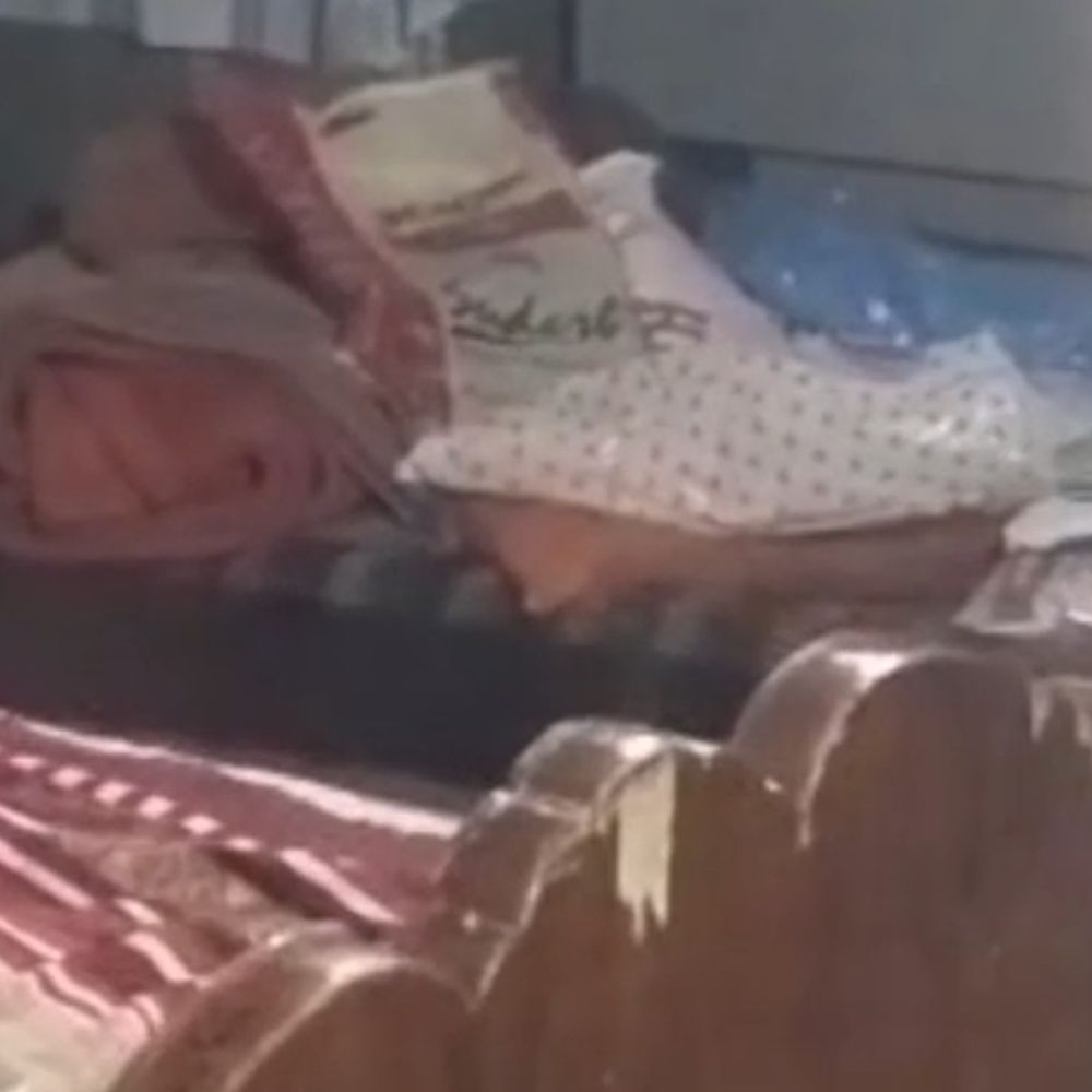 अंबेडकरनगर में घर में घुसकर महिला से लूट:चाकू दिखाकर चोर 2 लाख के जेवरात लेकर फरार, जांच जारी