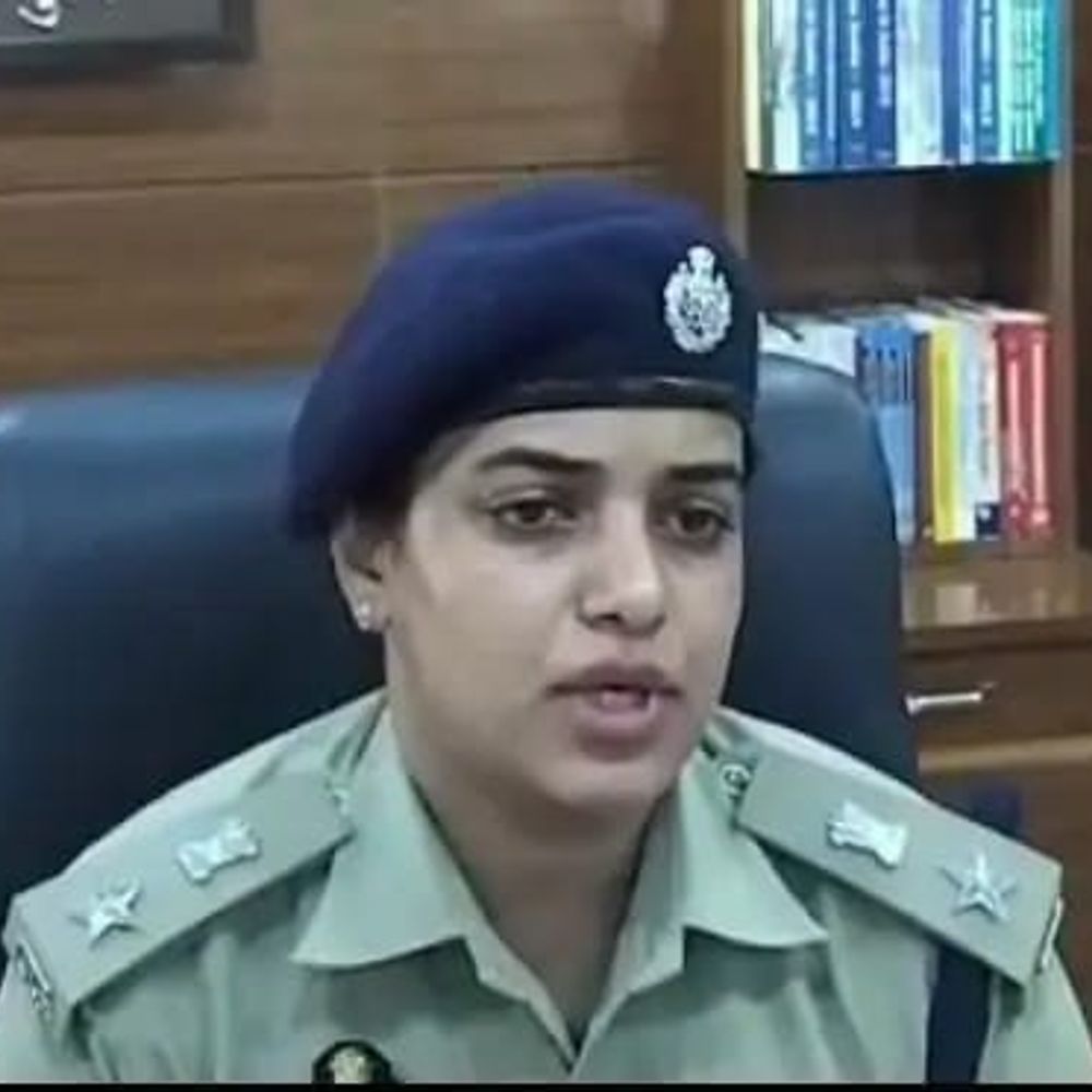 कासगंज एसपी अंकिता शर्मा ने किया बड़ा फेरबदल:10 इंस्पेक्टरों का ट्रांसफर किया, बिजेन्द्र सिंह को मीडिया सेल का प्रभारी बनाया
