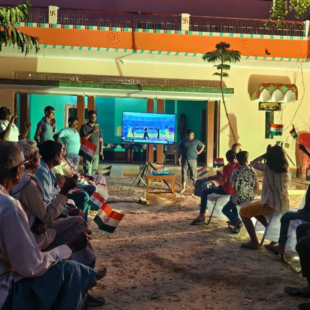 सूर्यकुमार यादव की कप्तानी में भारत ने जीता -20 वर्ल्डकप:गाजीपुर में पैतृक गांव हथौड़ा में ढोल-नगाड़ों और आतिशबाजी के साथ जश्न; पूजा-अर्चना और दुआएं भी हुई