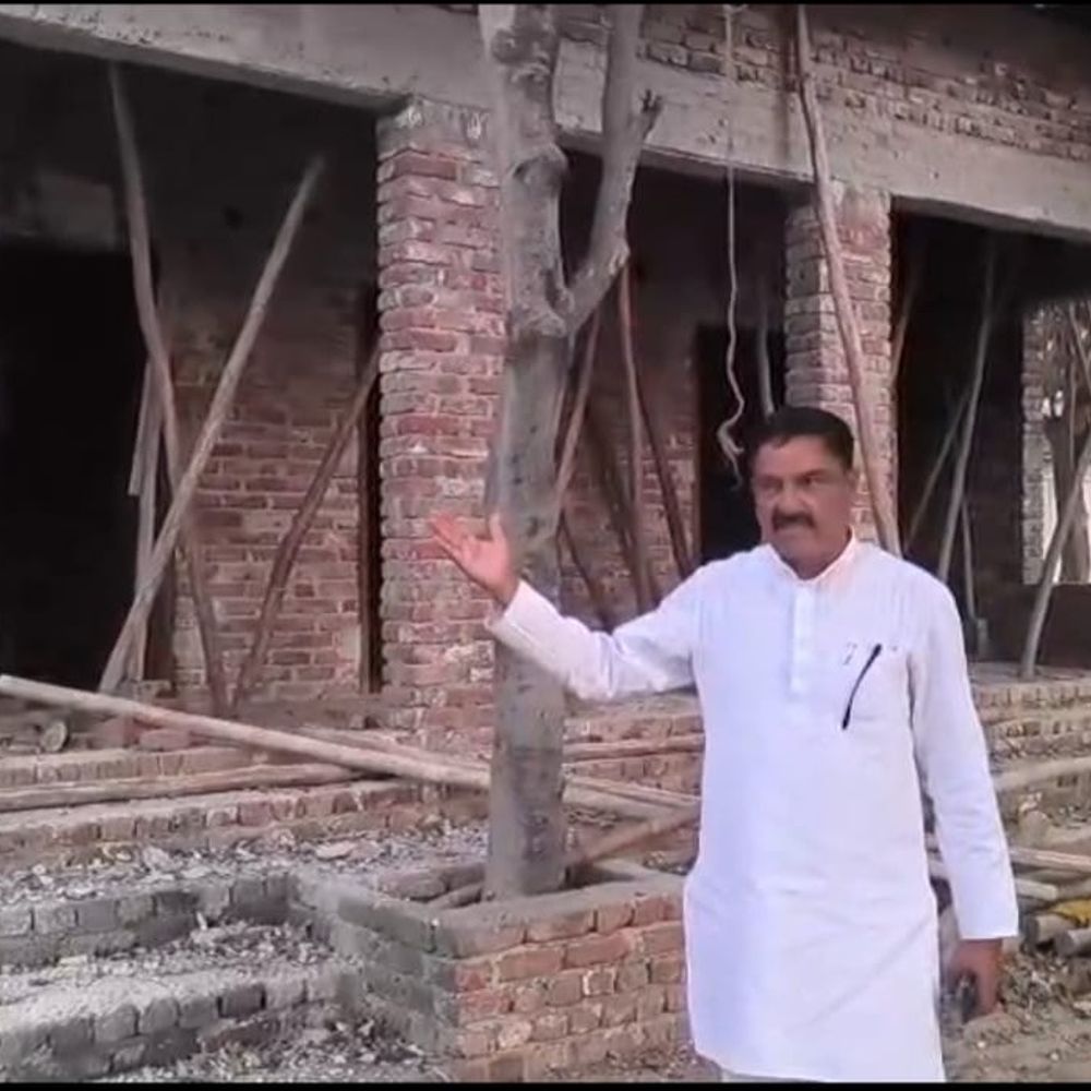 सादाबाद में लोक निर्माण के सर्किट हाउस में अवैध निर्माण:पूर्व विधायक ने वीडियो जारी कर कार्रवाई की मांग की, SDM ने जांच शुरू की