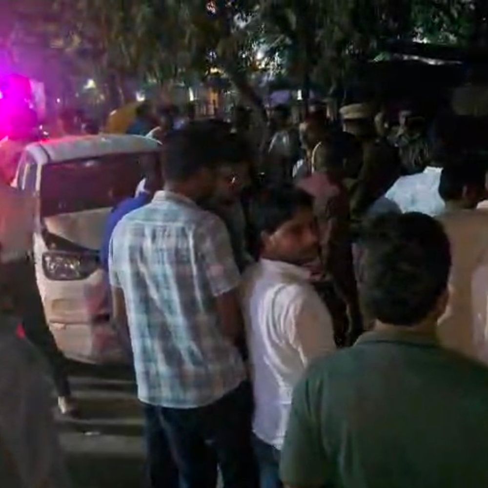 रायबरेली में बेकाबू कार ने टेंपो चालक को मारी टक्कर:मौके पर तोड़ा दम, एक घायल; पुलिस जांच में जुटी