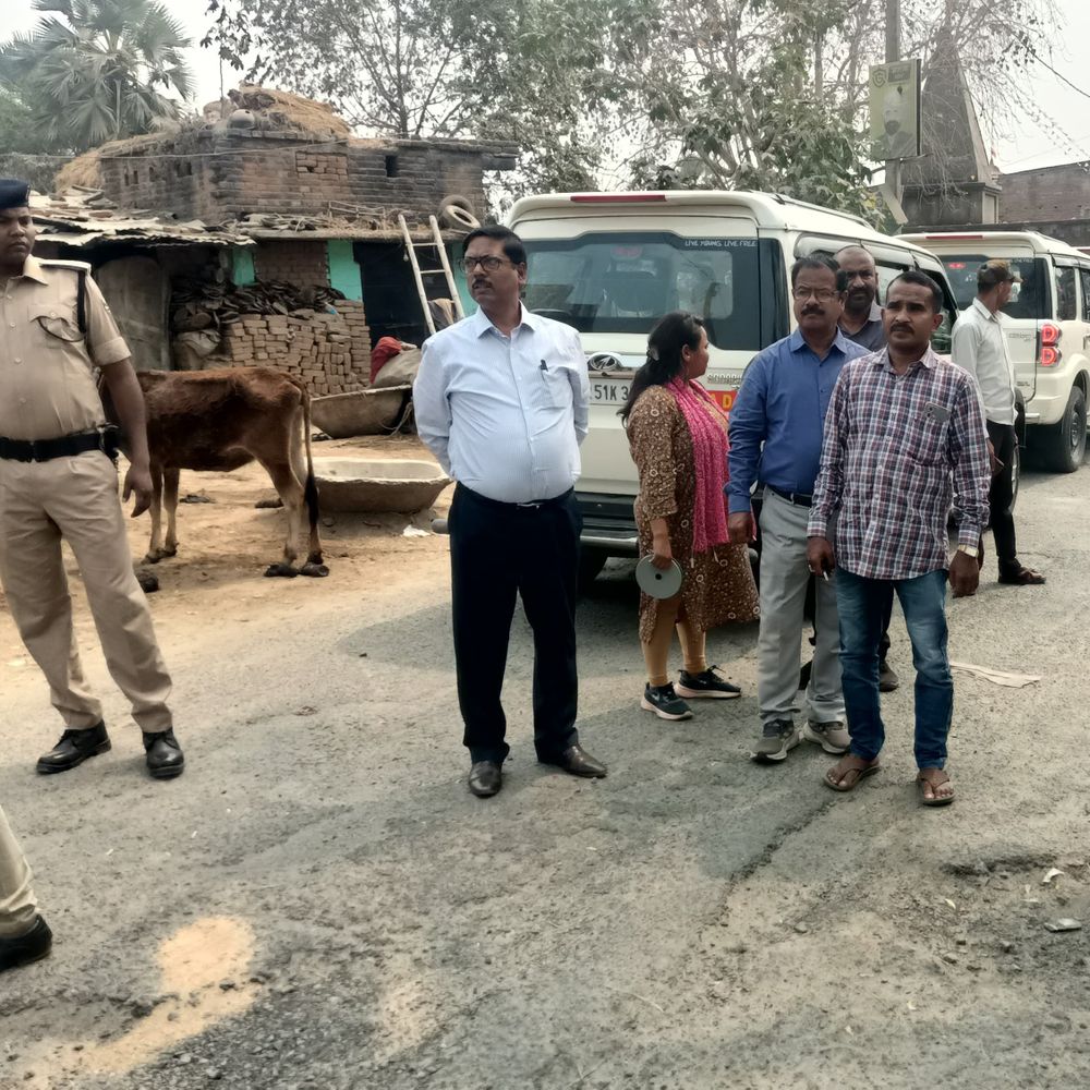 बांका में फोरलेन सड़क परियोजना का भौतिक सत्यापन शुरू:अपर समाहर्ता अजीत कुमार के नेतृत्व में टीम ने किया निरीक्षण, सत्यापन के बाद होगी कागजी कार्रवाई