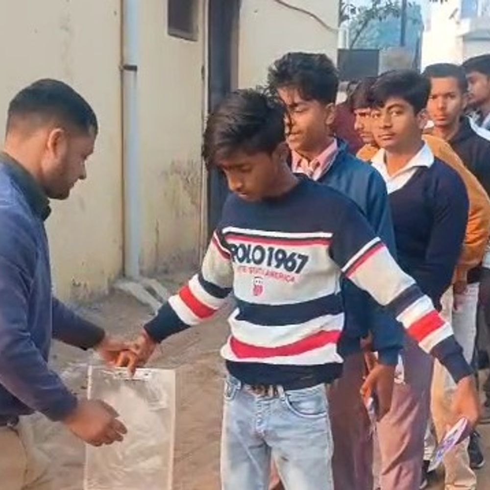 गोंडा के 151 केंद्रों पर हाईस्कूल की चित्रकला परीक्षा आज:48 हजार से अधिक परीक्षार्थी देंगे परीक्षा, 3 अतिसंवेदनशील घोषित; CCTV से निगरानी