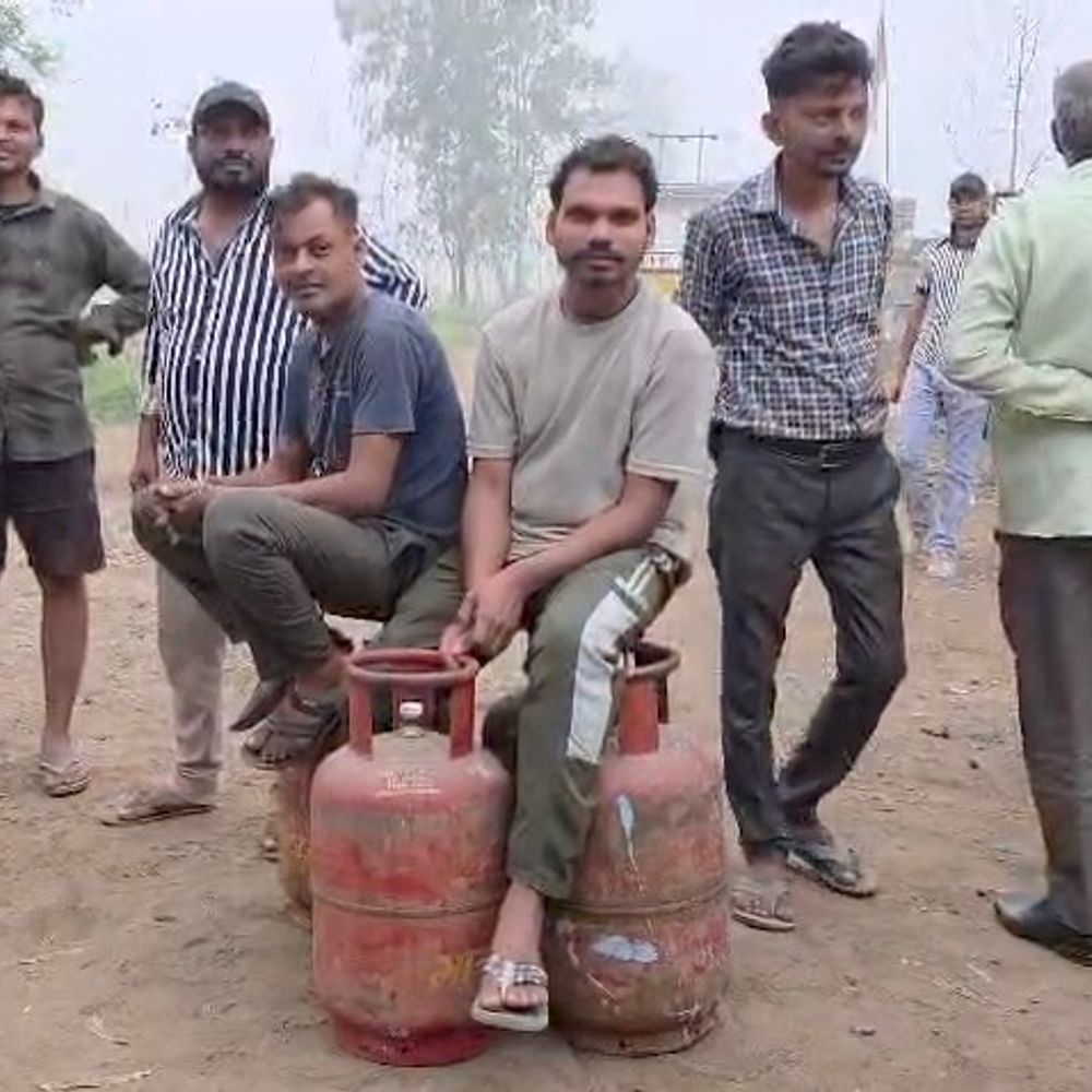 मुजफ्फरनगर में गैस संकट गहराया:खाड़ी युद्ध के कारण घरेलू सिलेंडर 25 दिन बाद बुक हो रहा, कॉमर्शियल पर रोक