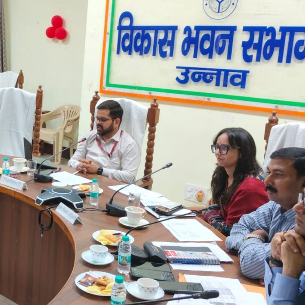 डीएम ने बीएमएम को लगाई फटकार:CDO को 2 दिन में रिपोर्ट देने को कहा, कई विकास खंडों की स्थिति बेहद खराब