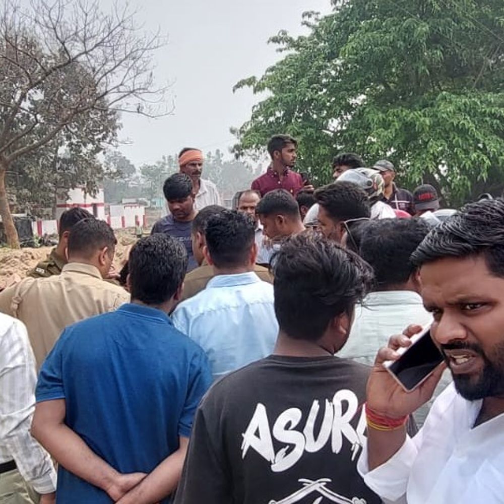 देवरिया में सड़क दुर्घटना में अधेड़ की मौत:बैरौना निवासी पारसनाथ मिश्र को पिकअप ने मारी टक्कर, चिकित्सको ने जांच में किया मृत घोषित