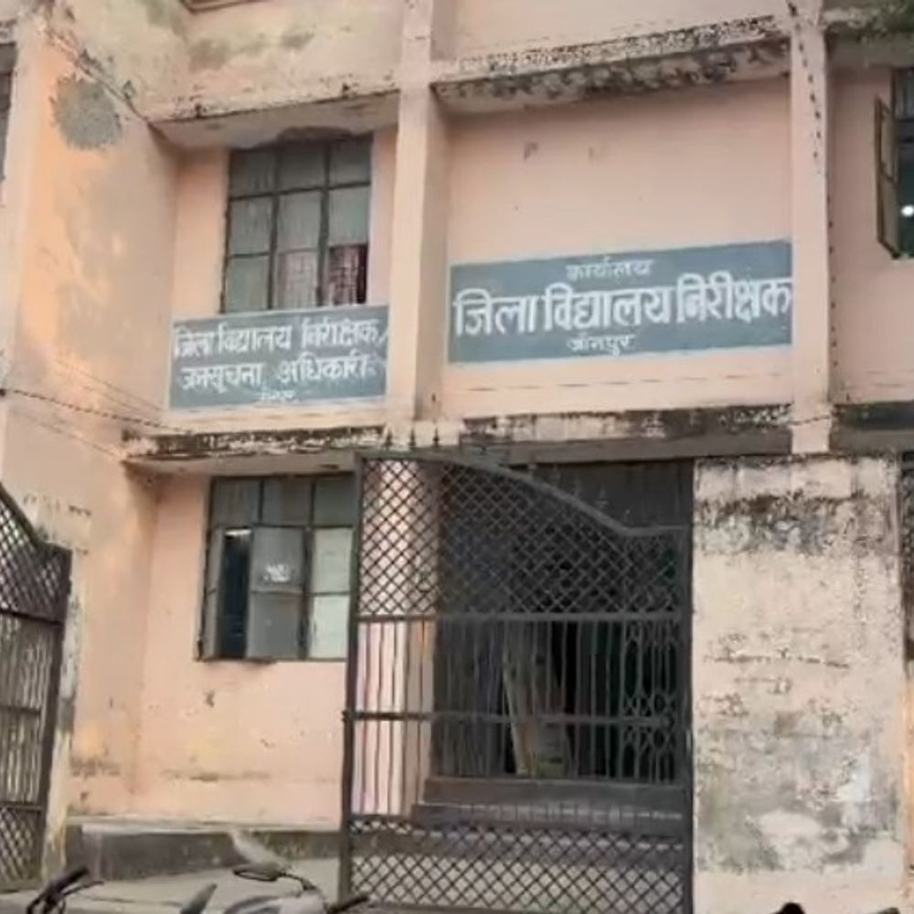 यूपी बोर्ड कॉपियों का मूल्यांकन 18 मार्च से:मोबाइल प्रतिबंधित, डिजिटल सूचना साझा करने पर होगी FIR