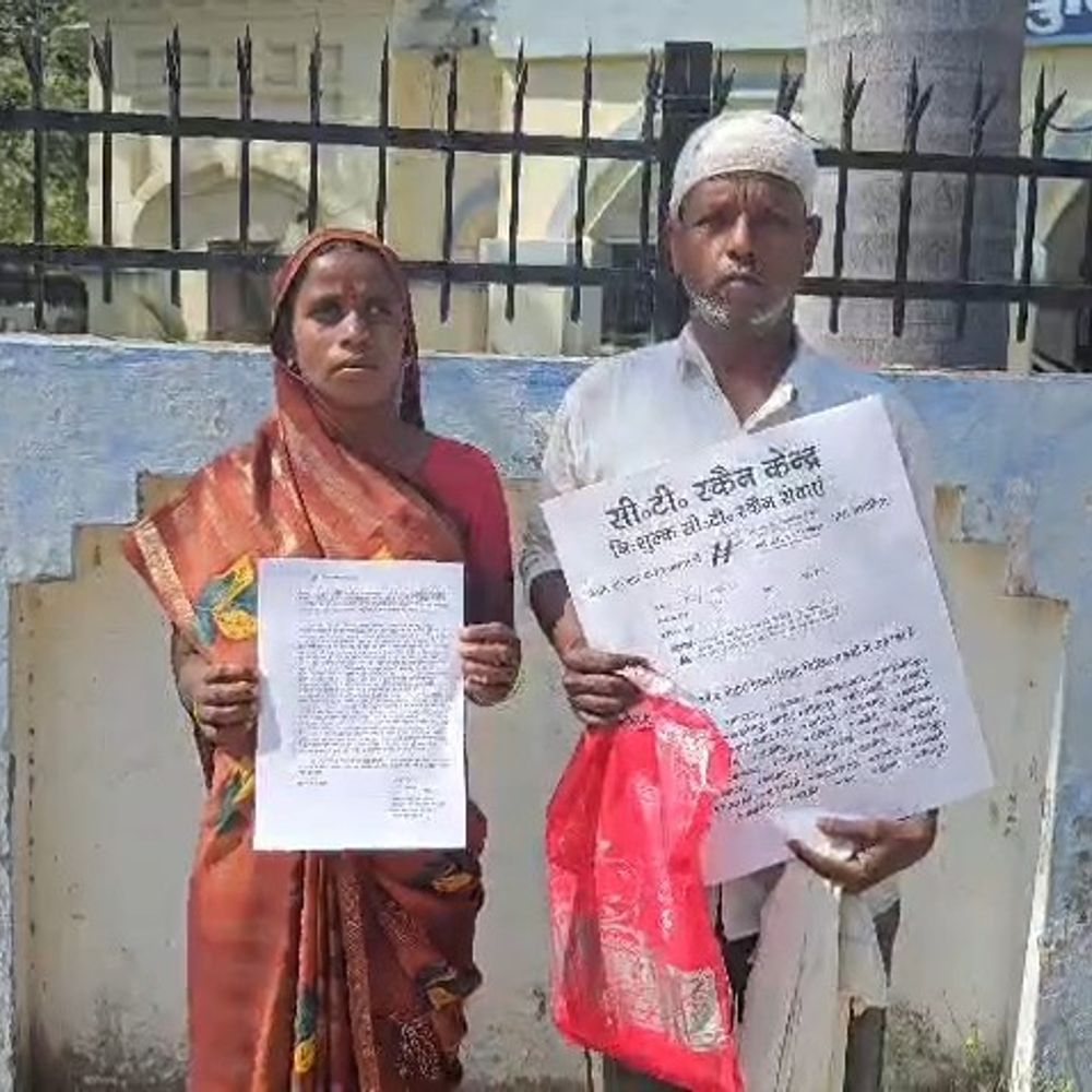 मैनपुरी में घर में घुसकर व्यक्ति पर जानलेवा हमला:कुल्हाड़ी और खटिया की पाटी से वार कर पति का सिर फोड़ा, एसपी से शिकायत