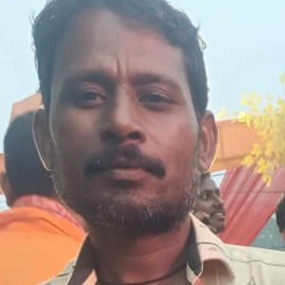 कुशीनगर में सड़क हादसे में व्यक्ति की मौत:3 किमी दूर सड़क किनारे मिला शव, परिजनों ने की शिनाख्त