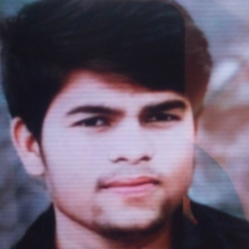 ललितपुर में सड़क हादसे में पोते की मौत:ट्रैक्टर-ट्रॉली ने बाइक को मारी टक्कर, दादा-चाचा घायल