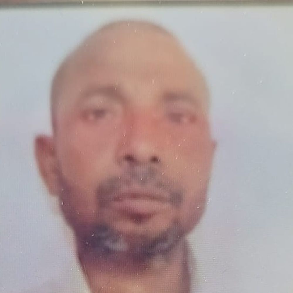 उन्नाव में पेड़ से लटका मिला किसान का शव:गांव वालों ने शव देखकर पुलिस को बुलाया, घर वाले नहीं बता सके कारण