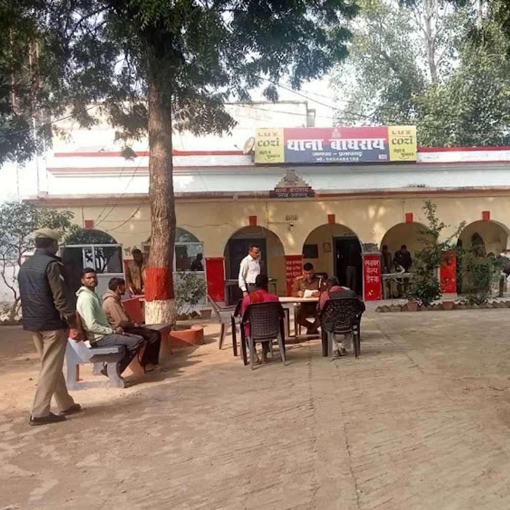 प्रतापगढ़ में दहेज में 3 लाख और बुलेट की मांग:पूरी न होने पर विवाहिता को निकाला, पति ने की दूसरी शादी; 6 पर केस