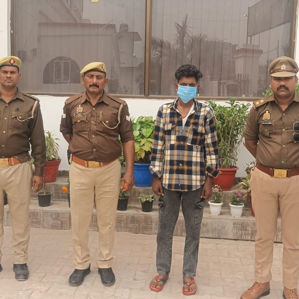 डायलसिस मशीन डकैती मामले में एक और आरोपी गिरफ्तार:मऊ में 23 जनवरी को अस्पताल से हुई थी 4 मशीनों की लूट