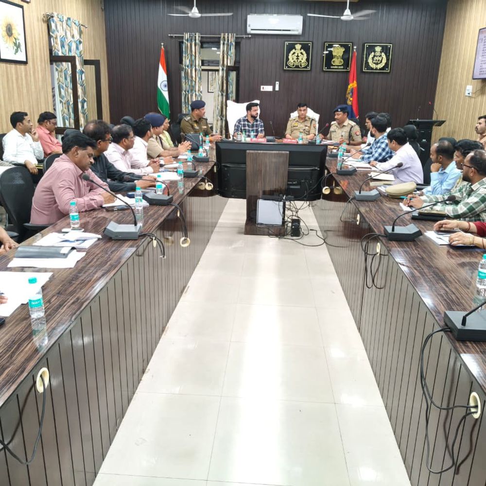 रामपुर में उप निरीक्षक भर्ती परीक्षा की तैयारी पर समीक्षा:डीएम-एसपी ने अधिकारियों को दिए शांतिपूर्ण आयोजन के निर्देश