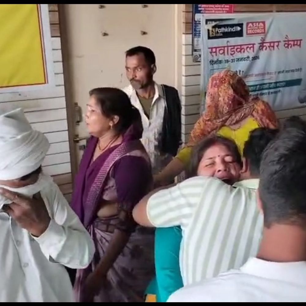 अस्पताल में इलाज के दौरान महिला की मौत:शामली में डॉक्टर पर लापरवाही का आरोप, परिजनों का हंगामा