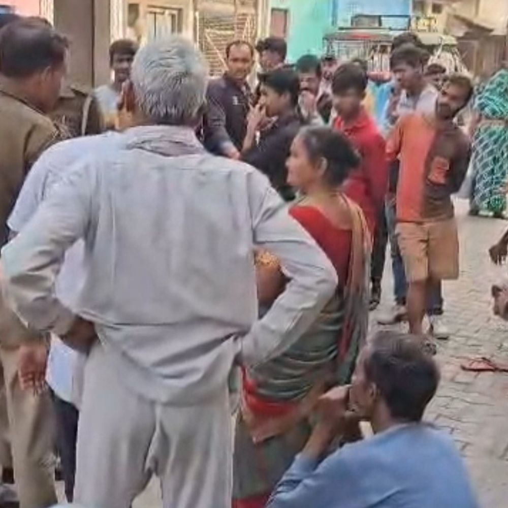 बदायूं के लोची नगला में मिला कन्या भ्रूण:लोगों ने दफनाया, पुलिस ने पहुंचकर जांच शुरू की