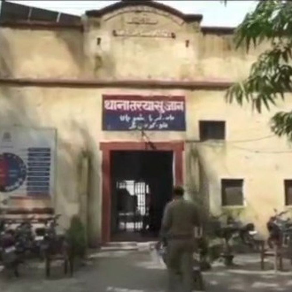 पैसे मांगने का मिला ऑडियो, SI निलंबित:कुशीनगर में एसपी ने की कार्रवाई, चार्जशीट दाखिल करने को मांगी थी रिश्वत