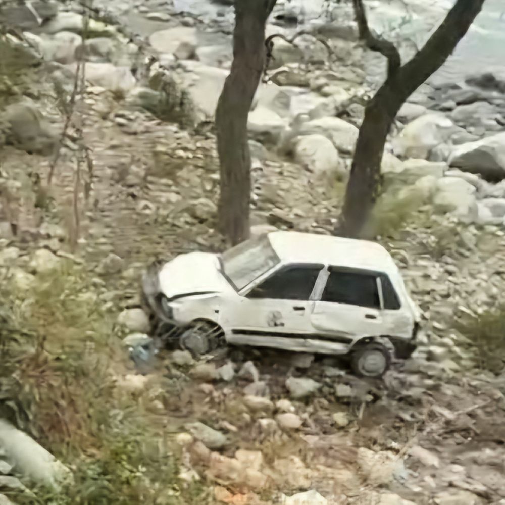 चंबा में खाई में गिरी कार, ड्राइवर घायल:  स्थानीय लोगों ने कराया भर्ती, वाहन क्षतिग्रस्त, बालू-सरोल सड़क मार्ग पर हादसा – Bharmour News