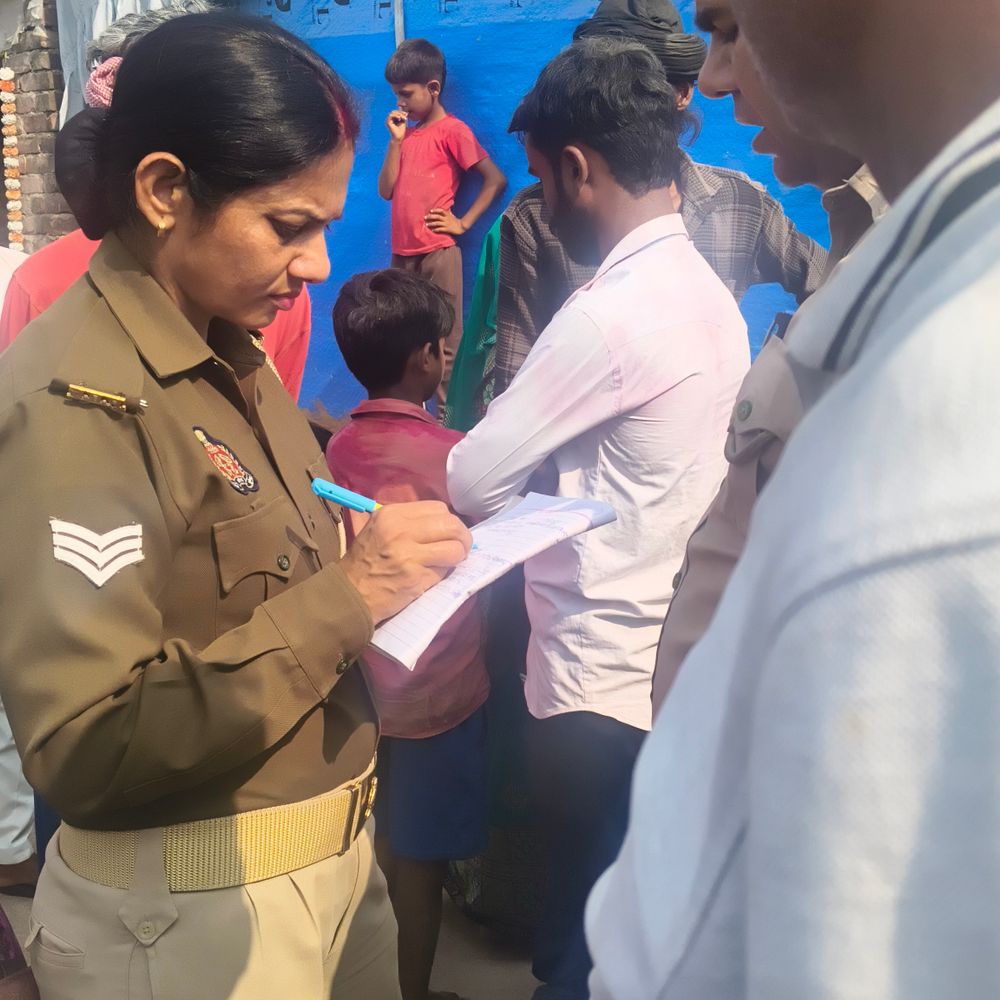 औरैया में युवती ने की आत्महत्या:परिजनों ने पुलिस को दी सूचना, मौके पर पहुंची पुलिस ने शुरु की जांच