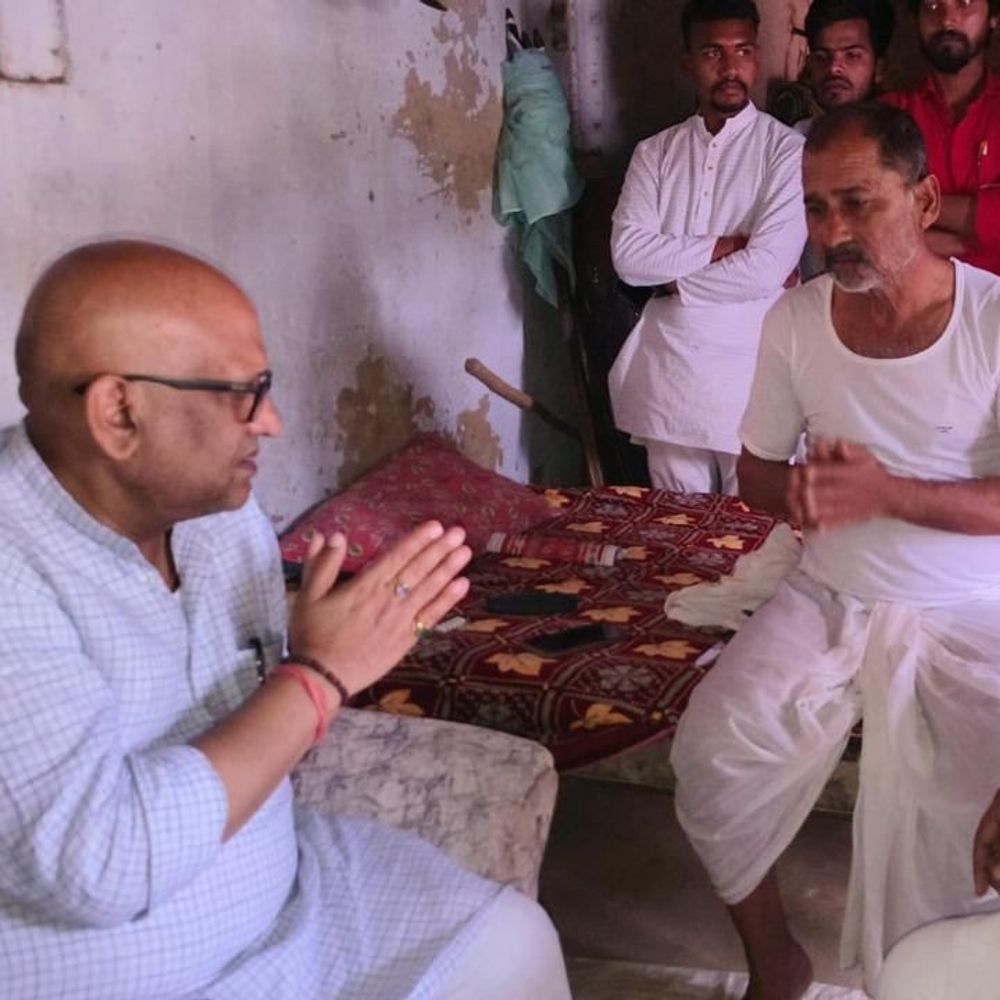 सत्ता के अहंकार ने ली दो जान:कांग्रेस प्रदेशाध्यक्ष अजय राय संतकबीर नगर–गोरखपुर में मृतकों के घर पहुंचे, 1–1 करोड़ मुआवजा और नौकरी की मांग