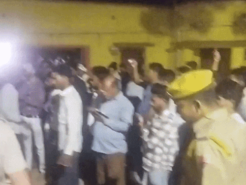 बूंदी में पुलिस हिरासत में युवक की मौत:  3 दिन पहले पोक्सो के मामले में किया था अरेस्ट, लोगों ने थाने को घेरा – Bundi News