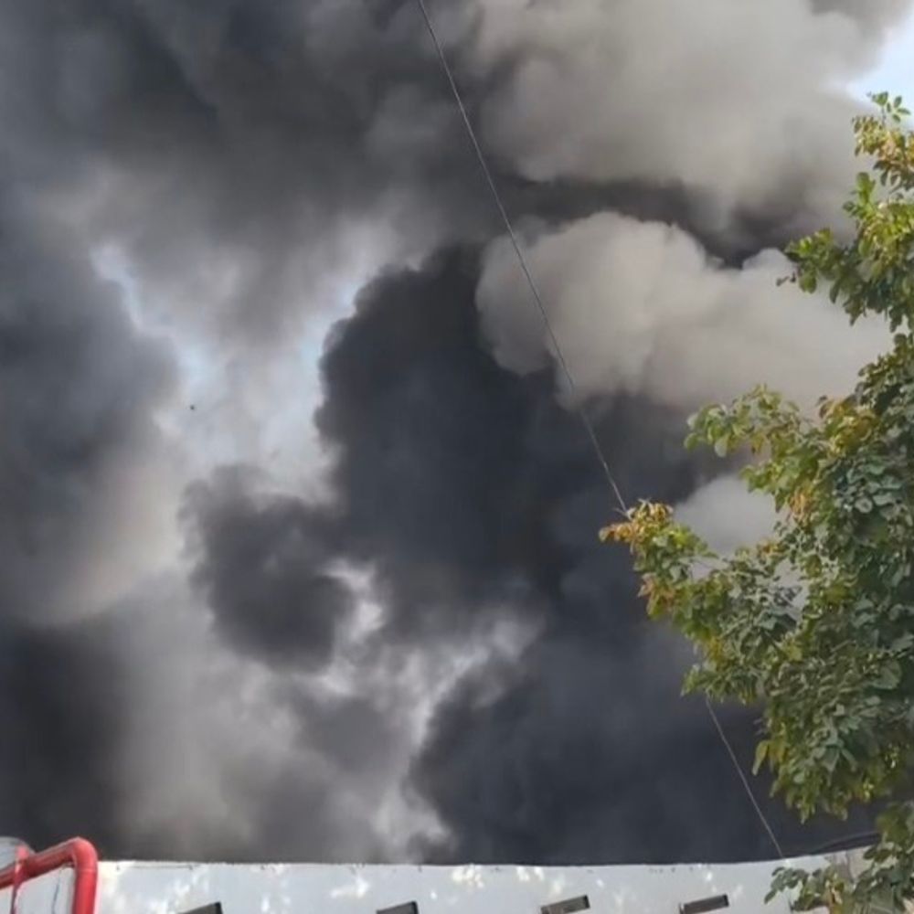 संगरूर में इलेक्ट्रॉनिक गोदाम में लगी आग:  करोड़ों का सामान जला, बुझाने में लगी फायर ब्रिगेड की 8 गाड़ी, कोई जनहानि नहीं – Sangrur News