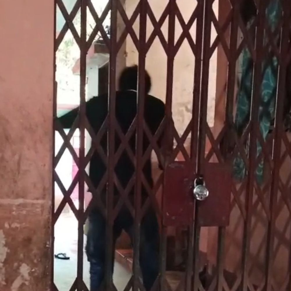 अंतरधार्मिक विवाह मामले में बहू-बेटे पर परिजन ने लगाया आरोप:किशनगंज में मारपीट-जमीन हड़पने का मामला कराया दर्ज, घर का दरवाजा बंद कर दी गाली