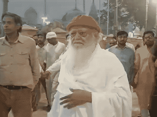 रेपिस्ट आसाराम रामलला का दर्शन करने अयोध्या पहुंचा:बोला- तीर्थ स्थलों पर जाने से नरक नहीं भोगना पड़ता, इलाज के लिए जमानत पर है