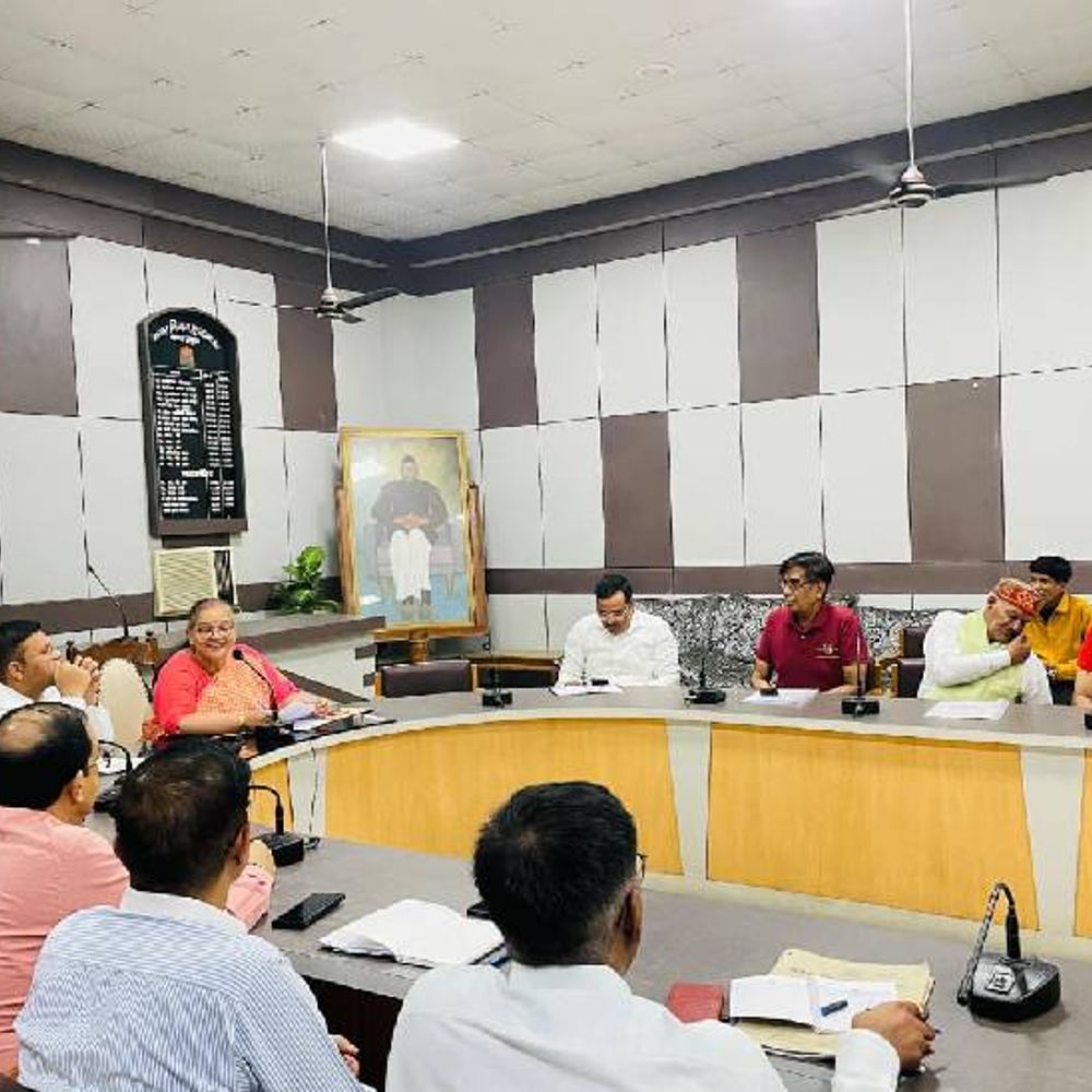 तालकटोरा और गुरूनानक मार्केट के व्यापारियों की बैठक:25 फीसदी किराया करेंगे जमा,दुकानों की दोबारा से होगी नपाई