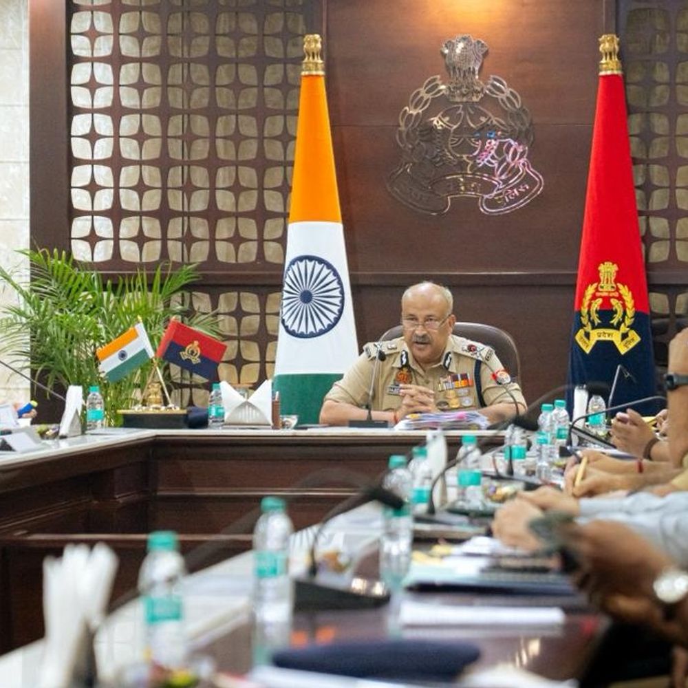 डीजीपी का दावा यूपी में सड़क हादसों में अभूतपूर्व कमी:जनशिकायत के मालों में भी 70 प्रतितशत तक की कमी दावा, डीजीपी ने की समीक्षा