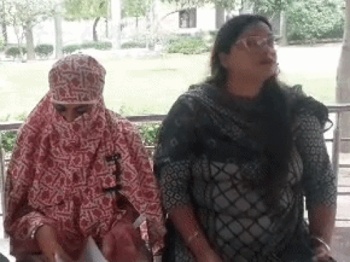 पति को तलाशते हुए रोहतक पहुंची आंध्र प्रदेश की महिला:  बोली- समुद्र किनारे की शादी, 40 लाख हड़पकर हरियाणा आया, होटलों में यौन शोषण किया – Rohtak News