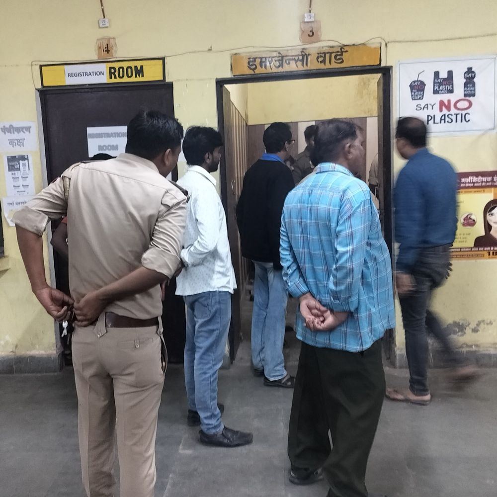 अयोध्या में महिला अचेत अवस्था में मिली:पुलिस ने अस्पताल पहुंचाया, मायके से ससुराल के लिए निकली थी