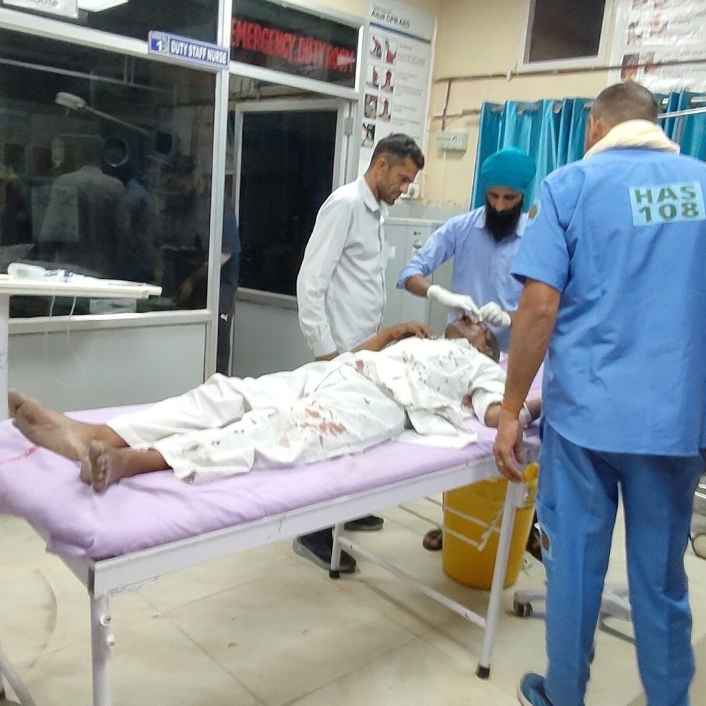 फतेहाबाद में पिकअप-ट्रॉले की टक्कर, एक की मौत:  माता के मंदिर से लौट रहे थे श्रद्धालु; एक परिवार के 18 व्यक्ति घायल – Ratia News