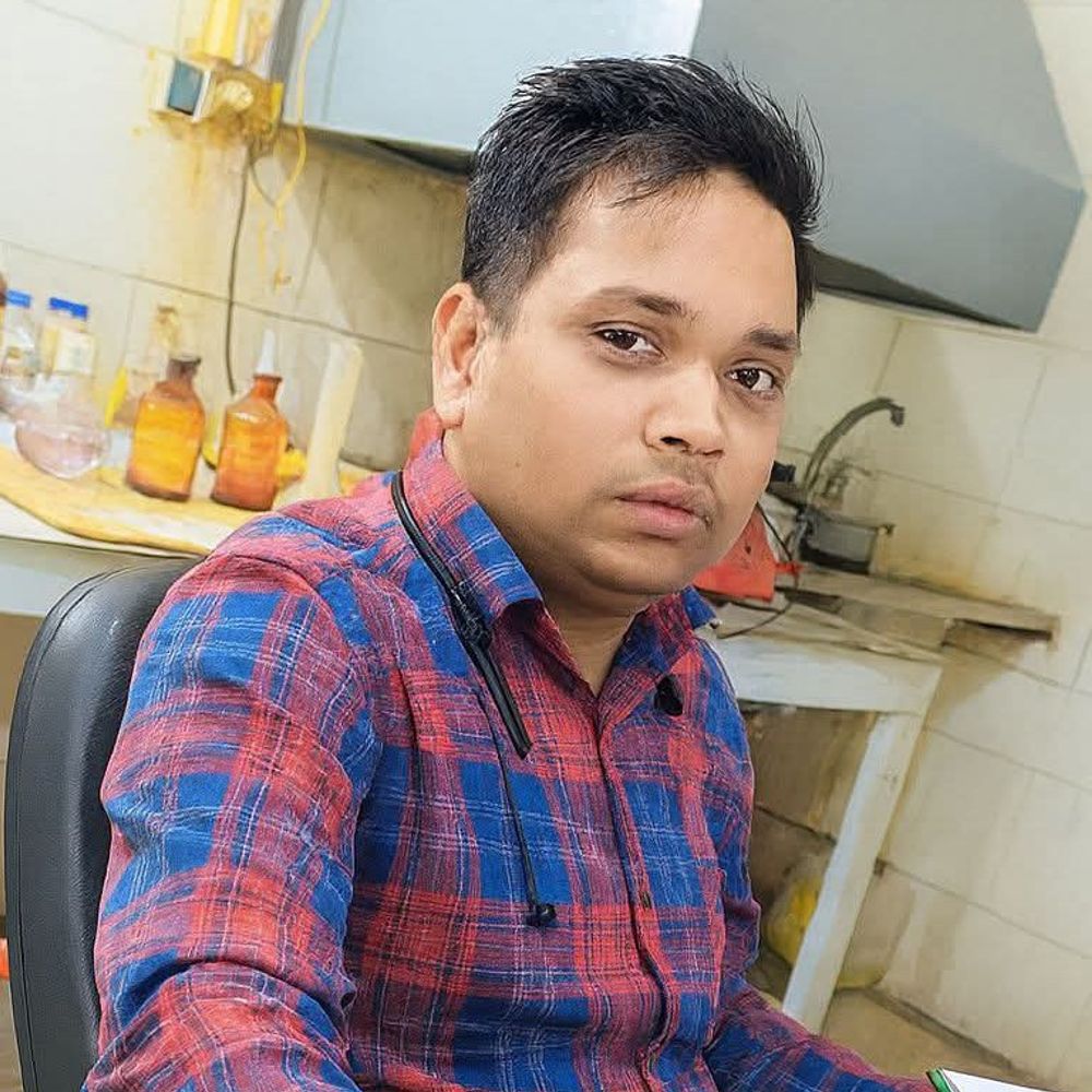 ईरान-इजरायल संघर्ष, 40 से ज्यादा भारतीय फंसे:परिवार से बोले- शहर नष्ट हो रहे, आंखों के सामने से गुजरती हैं मिसाइलें