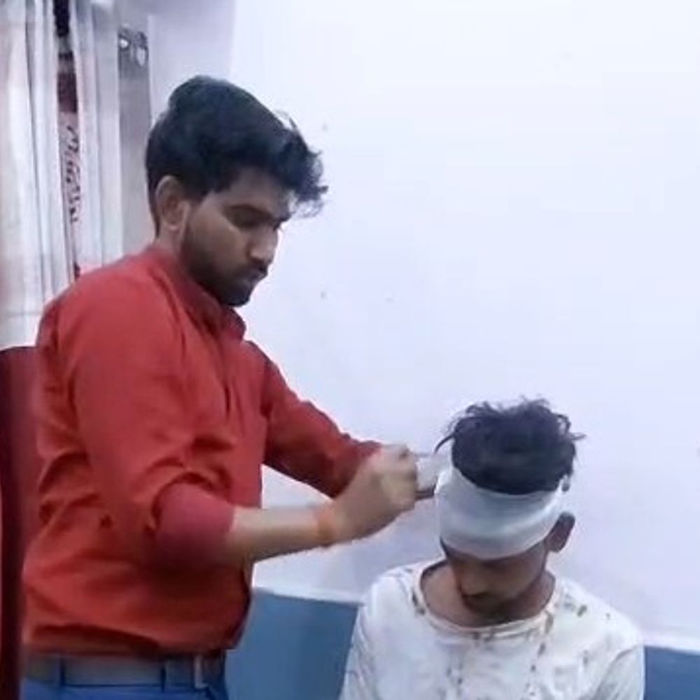 कुत्ता उठा ले गया चप्पल, दो पक्षों में मारपीट:पीलीभीत में शिकायत करने पर हिंसक झड़प, महिलाओं समेत 13 लोग घायल