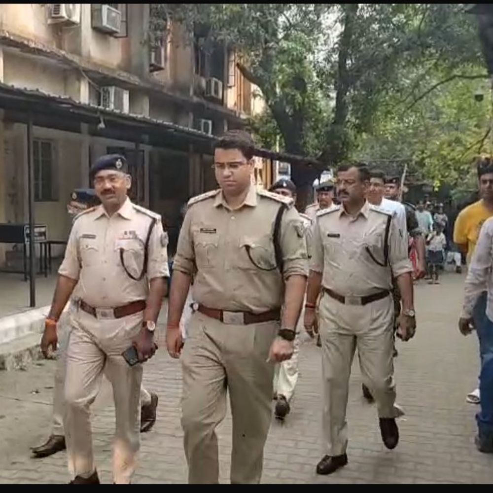 जमशेदपुर कोर्ट को बम से उड़ाने की मिली धमकी:  सीटी एसपी ने सुरक्षा व्यवस्था का किया निरीक्षण, कंट्रोल रूम में जाकर कैमरे की व्यवस्था देखी – Jamshedpur (East Singhbhum) News