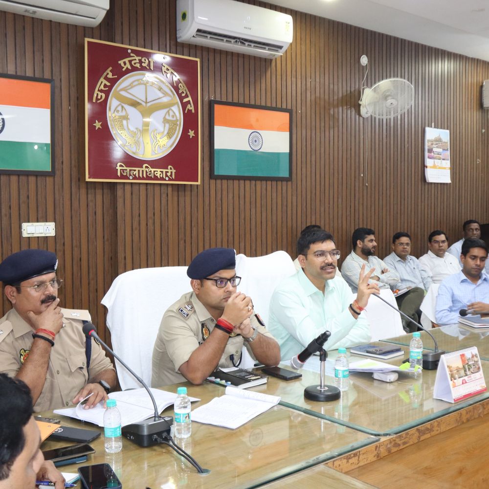 सहारनपुर में उप निरीक्षक भर्ती परीक्षा की तैयारियां:डीएम-एसएसपी ने अधिकारियों संग की महत्वपूर्ण बैठक, कई बिंदुओं पर गहन चर्चा की