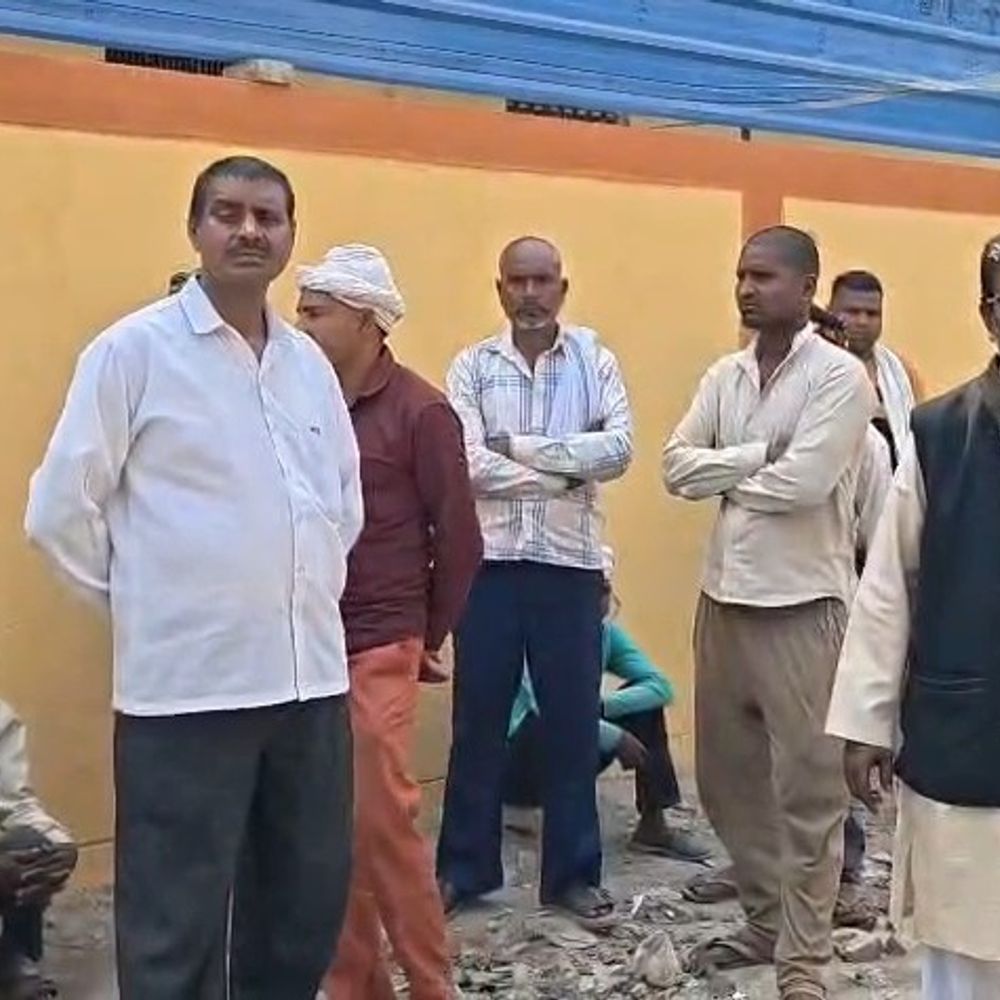 उन्नाव में सड़क हादसा, बाइक सवार युवक की मौत:दो बच्चे गंभीर घायल, ट्रैक्टर चालक फरार