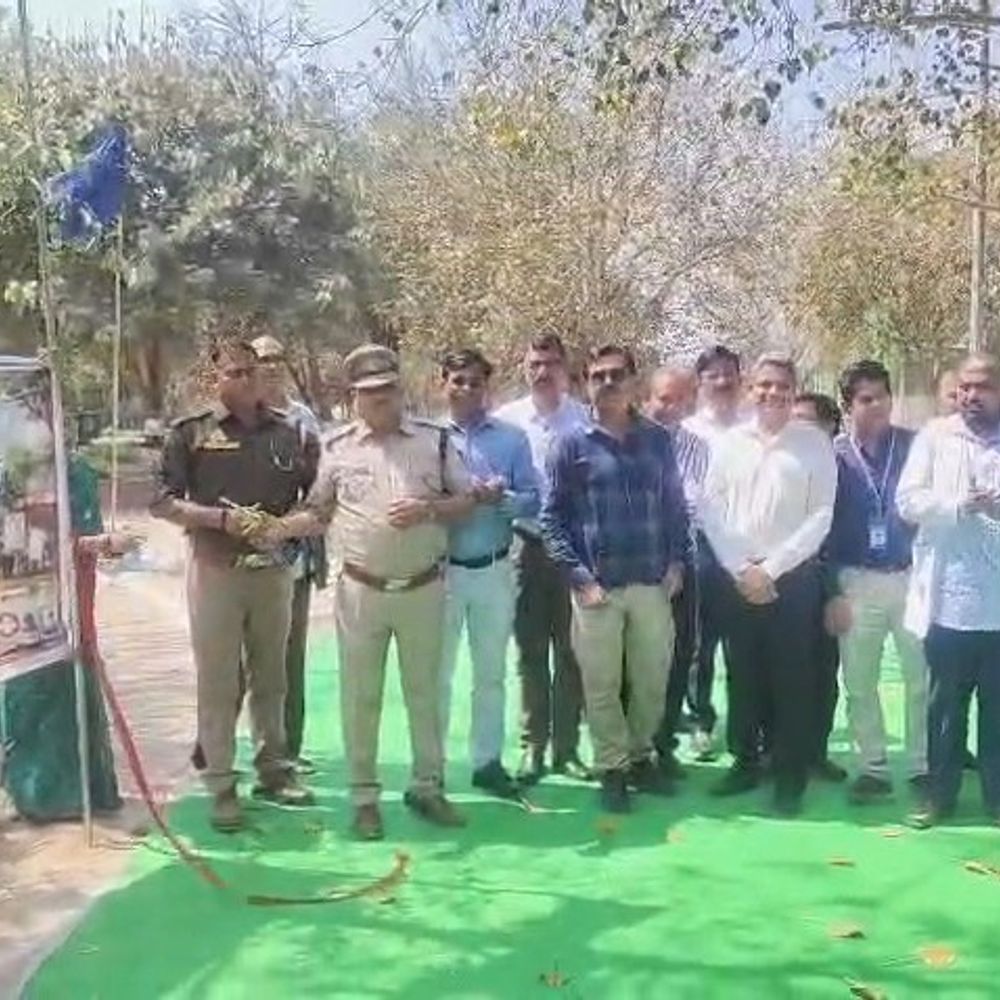 इटावा सफारी पार्क में स्वास्थ्य परीक्षण शिविर:150 से अधिक कर्मचारियों और परिजनों की हुई जांच, सैफई की टीम रही मौजूद