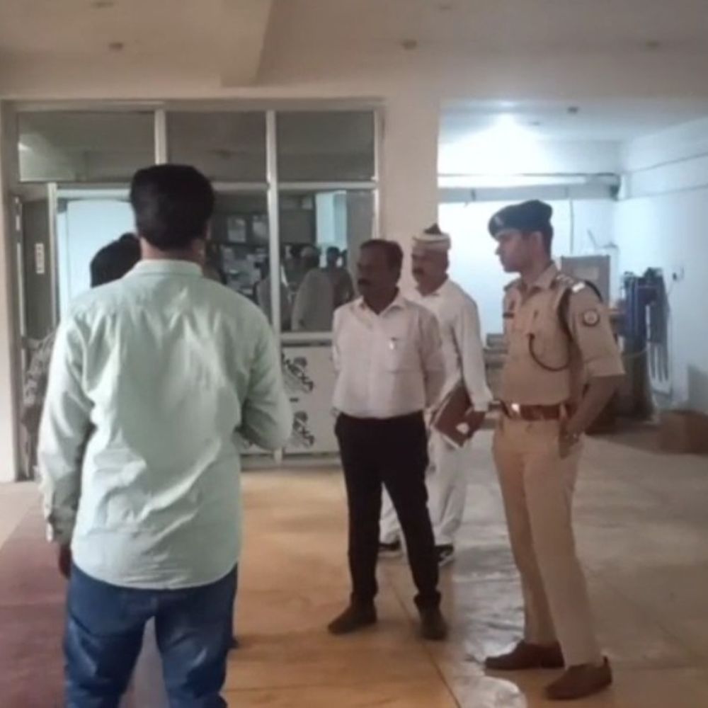 बहराइच में अवैध नर्सिंग होम सीज:नगर मजिस्ट्रेट ने स्वास्थ्य अधिकारियों के साथ की कार्रवाई