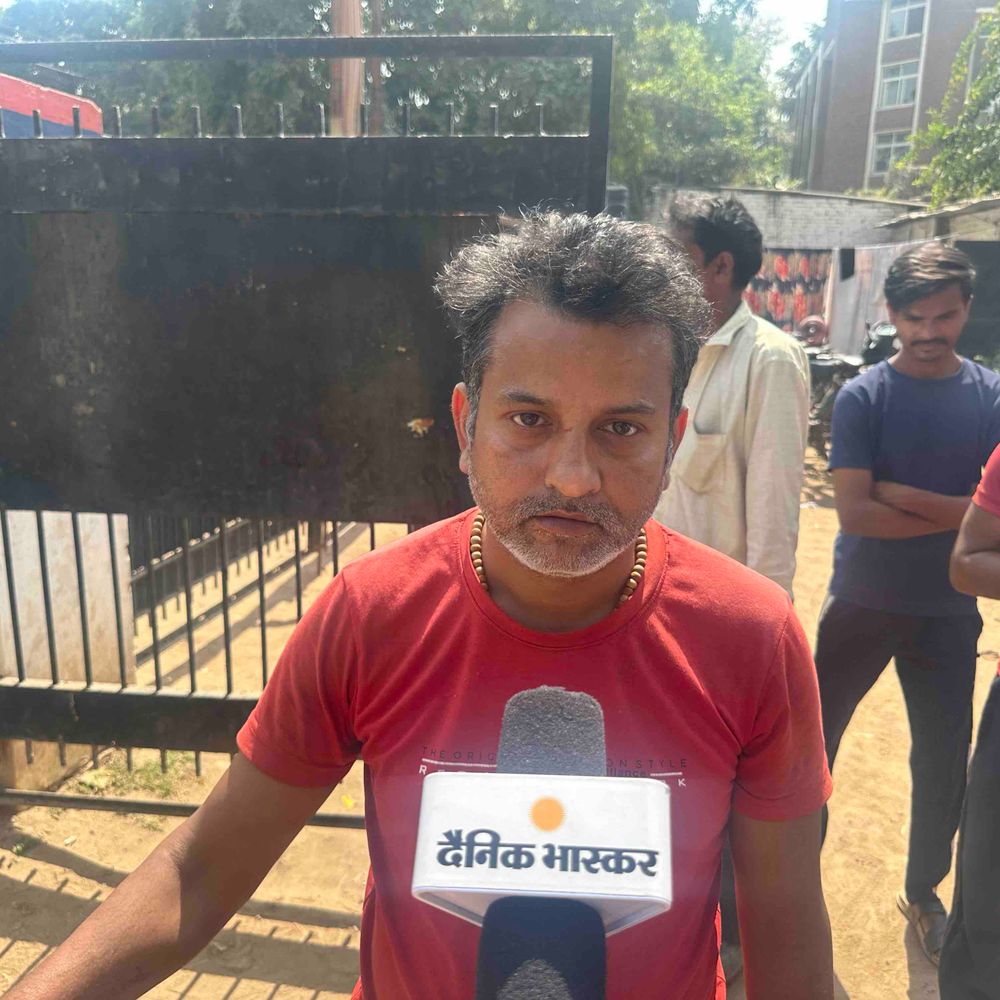 गाजियाबाद में एलपीजी सिलेंडर की किल्लत:राजनगर गैस एजेंसी पर लंबी कतारें, उपभोक्ता परेशान