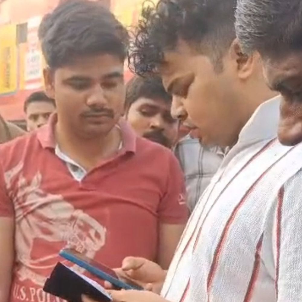 बदायूं के उझानी नाले में मिला शव:टहलने निकले लोगों ने देखा, डायरी से हुई मृतक की पहचान