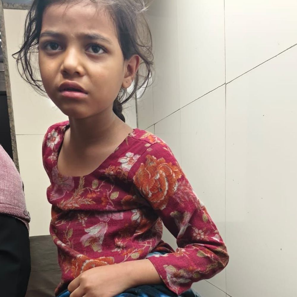 ट्यूशन जा रही छात्रा पर आवारा कुत्ते का हमला:कई जगह काटा, अस्पताल में भर्ती; बिजनौर के नजीबाबाद की घटना