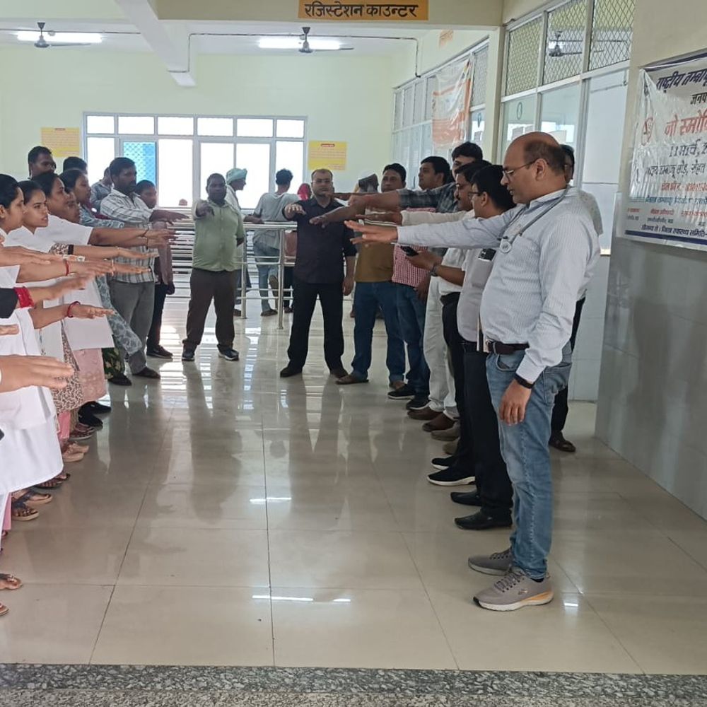 नो स्मोकिंग डे पर तंबाकू के खिलाफ जागरूकता अभियान:अस्पताल में दिलाई गई नशामुक्ति की शपथ, जुर्माने की जानकारी दी