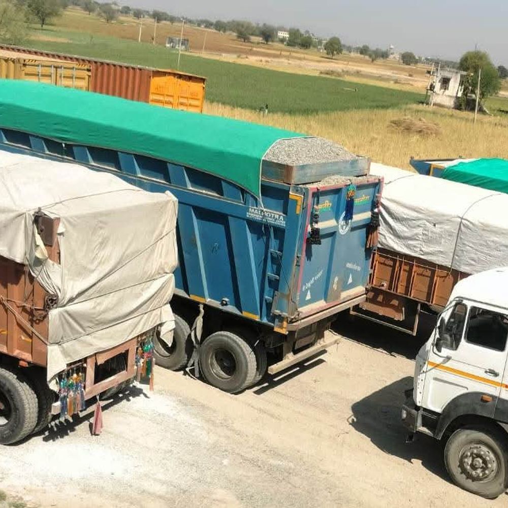 ओवरलोड वाहनों पर परिवहन विभाग की कार्रवाई:  3 उड़न दस्तों ने 12 वाहन जब्त किए, 10 लाख रुपए का लगाया जुर्माना – Kotputli-Behror News