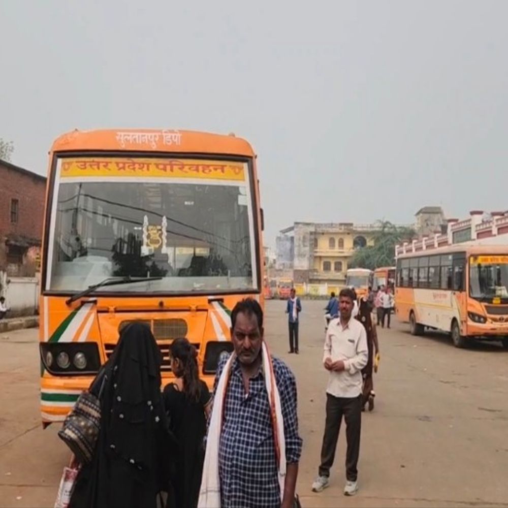 सुल्तानपुर बस स्टेशन- कागजों पर सुविधा, जमीन पर दुविधा:यात्री बोले-बिना पैसे खर्च किए प्यास बुझाना नामुमकिन
