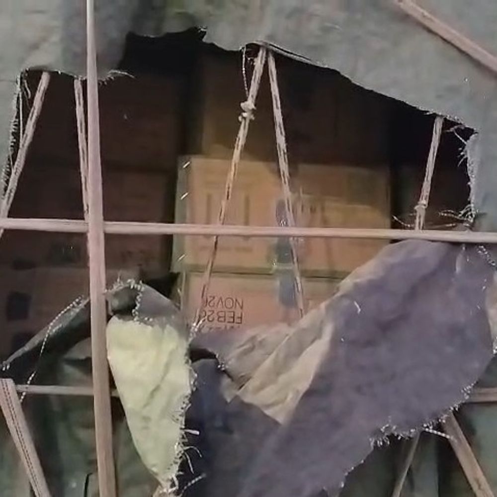 चलती मिनी ट्रक से देसी घी के 15 पैकेट चोरी:मैनपुरी में तिरपाल काटकर चोरों ने दिया वारदात को अंजाम