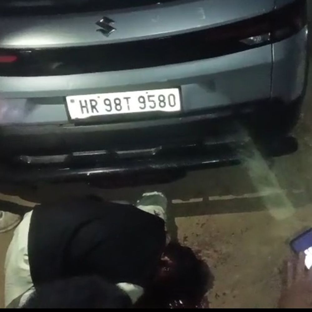 बागपत में पूर्व-प्रधान पति के सिर में मारी दो गोली:पुरानी रंजिश का मामला, भीड़ नें दोनो आरोपियों को पुलिस को सौपा