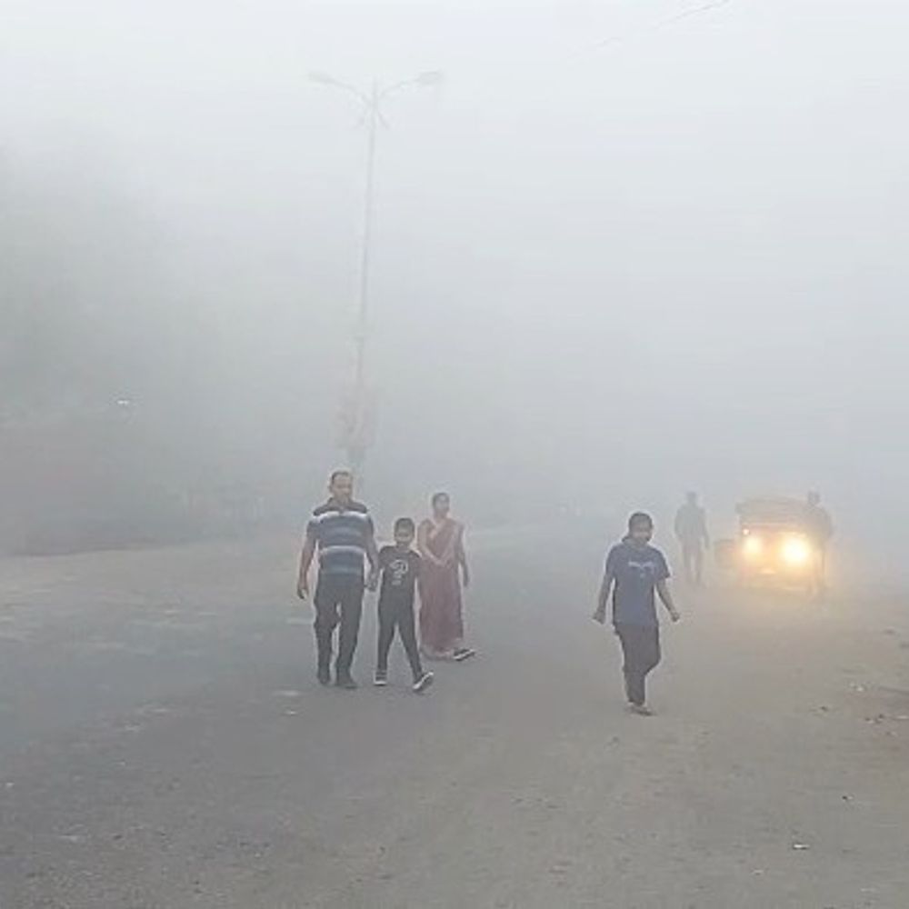 उन्नाव में सुबह घना कोहरा, जनजीवन प्रभावित:मार्च में अचानक बढ़ी ठंड, न्यूनतम तापमान 18 डिग्री सेल्सियस